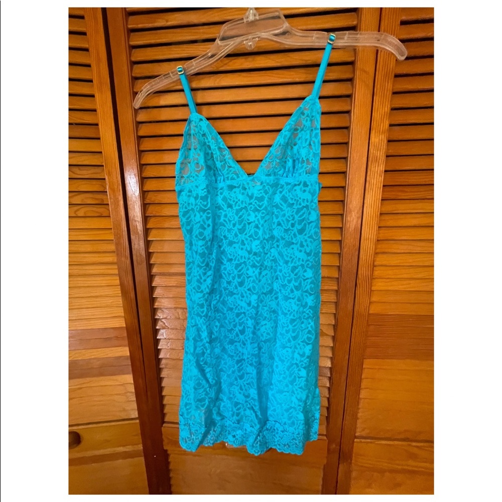 NWOT Victoria’s Secret lace slip